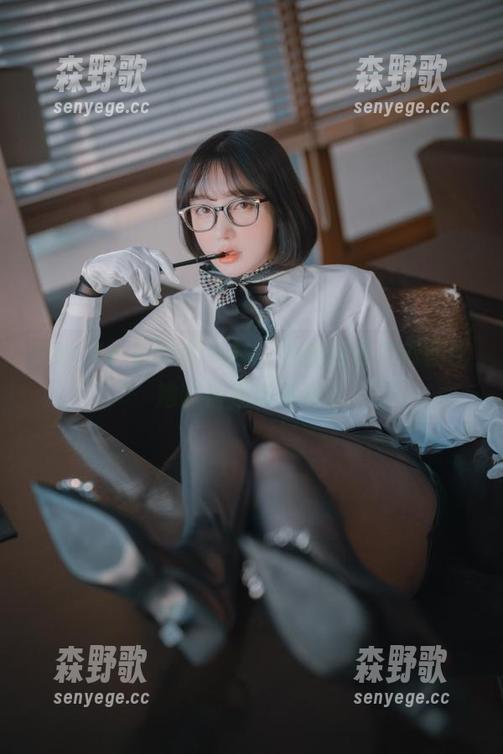 Son Ye Eun的妹妹，没想到私拍原图比她的自拍好看多了
